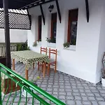 Guest House Baba Lluka